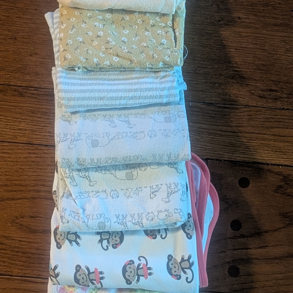 Adorable Baby Blanket Set with Animal Prints